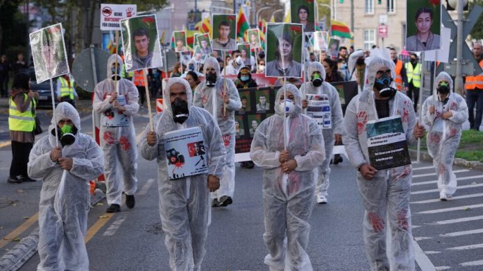 561 intellectuels condamnent fermement l'occupation, les attaques, les meurtres et l'utilisation d'armes interdites et chimiques par l'État turc au Kurdistan.