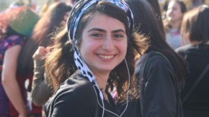 Öznur Değer, journaliste détenue à la prison pour femmes de Sincan, à Ankara, n'est pas autorisée à recevoir des visites.