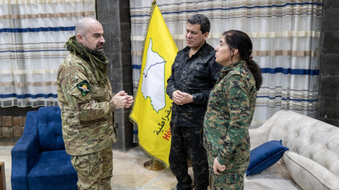 Le président de l’UPK s'est rendu au Rojava pour des entretiens avec le commandement des FDS et le comité directeur du PYD