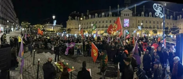 Près d’un millier de manifestants se sont rassemblés à Rennes pour condamner la tuerie qui a visé les militants kurdes à Paris