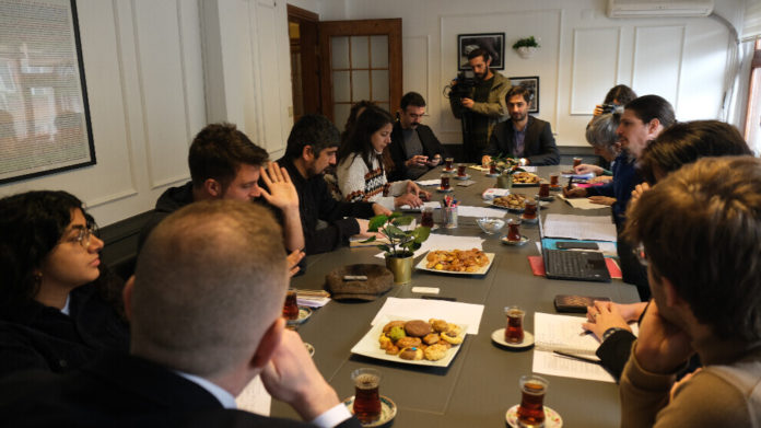 Une délégation internationale s’est rendue en Turquie pour une série de rencontres au sujet de l’isolement carcéral d'Abdullah Öcalan