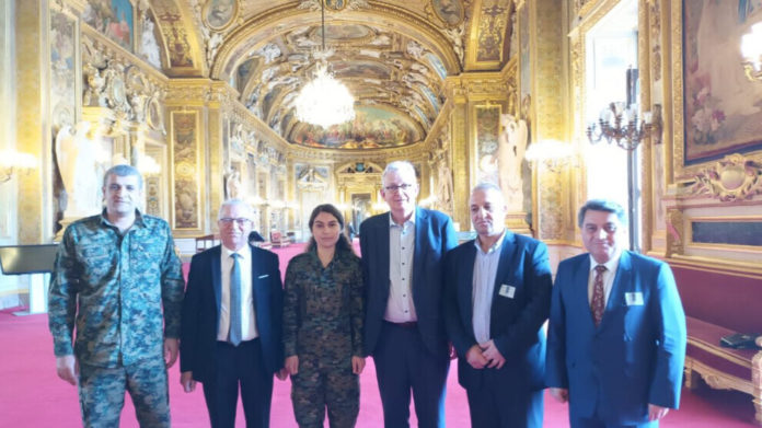 Une délégation de l’AANES a rencontré le vice-président du Sénat, Pierre Laurent, au Palais du Luxembourg. 