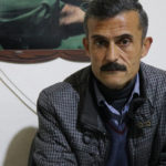 Uu groupe djihadistes soutenu par la Turquie kidnappe et torture un homme à Afrin Le groupe de mercenaires Çeyş El Şerqiye, soutenu par l'État turc, a kidnappé et torturé Eli Mihemed Egreş, un homme de 43 ans du village de Senarê dans le district de Şiyê.