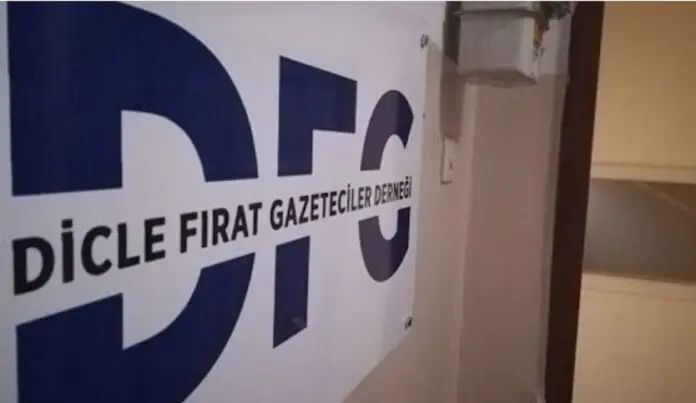 Dans son Rapport de Mai sur les Atteintes aux Droits des Journalistes, l'Association des Journalistes Dicle Fırat (ADF) révèle l'emprisonnement de 79 journalistes en Turquie.