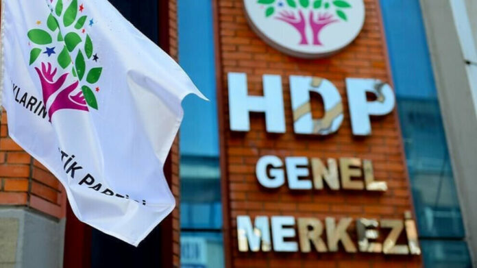 La Cour constitutionnelle turque (AYM) a rejeté à l'unanimité la demande du procureur général de la Cour de cassation visant à geler les comptes du Parti démocratique des peuples (HDP).