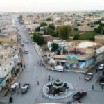 170 réfugiés syriens déportés dans le canton occupé de Girê Spî La Turquie a déporté récemment un nouveau groupe de réfugiés syriens dans le canton occupé de Girê Spî au nord de la Syrie