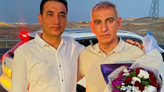 Après trois décennies derrière les barreaux, Şemsettin Tekin retrouve enfin la liberté. L'homme de 50 ans, détenu à la prison de type T fermé d'Oltu, à Erzurum, a été relâché.
