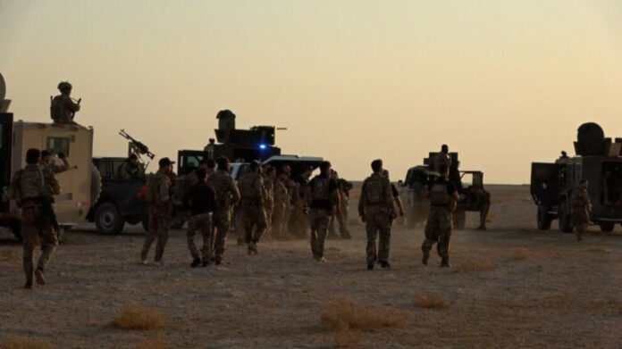 Le Conseil militaire et les forces de sécurité intérieure de Deir ez-Zor ont instauré un couvre-feu de 48 heures dans le but de garantir la sécurité des habitants et de leurs biens pendant les opérations en cours dans la région.