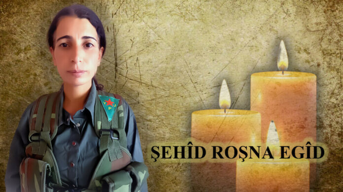 Les YPJ ont annoncé la mort d'une combattante de longue date. La commandante Roşna Egîd a été tuée dans une frappe aérienne turque