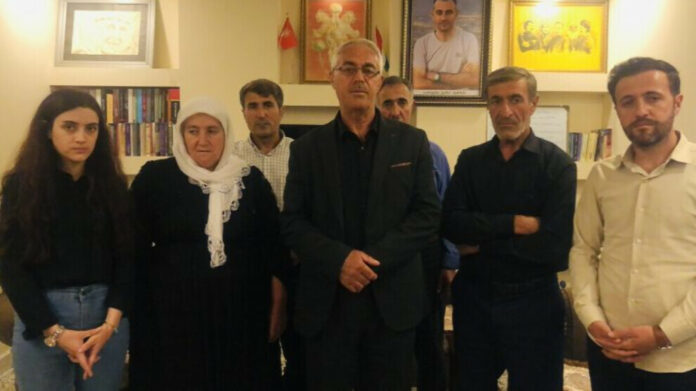 Un mois après l'assassinat de Deniz Cevdet Bülbün, représentant du KNK (Kongra Neteweyî ya Kurdistanê) à Hewlêr, ses meurtriers courent toujours.