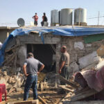 La Turquie frappe à nouveau le camp de Makhmour: une femme blessée Le camp de réfugiés de Makhmour, dans le Sud-Kurdistan, a de nouveau été attaqué par un drone turc. La frappe a fait au moins une blessée