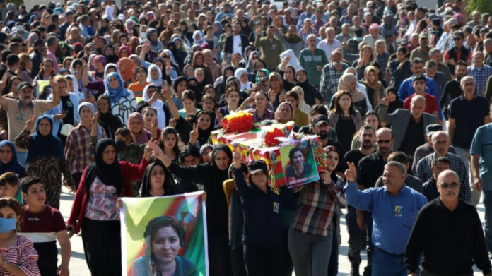 La militante Remziye Altuğ, tuée lors d’un attentat perpétré à Qamishlo dimanche dernier, a été inhumée jeudi.