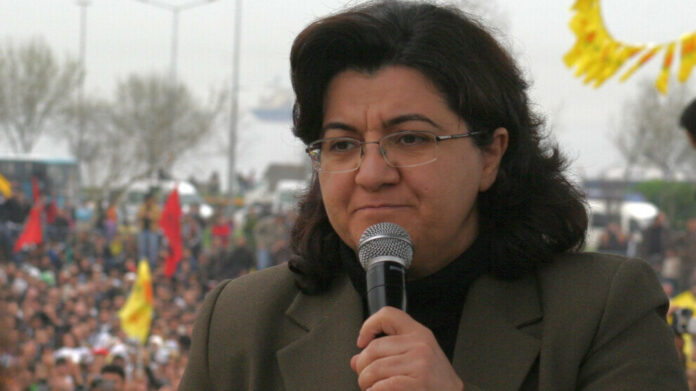 L'ancienne dirigeante du DBP, Emine Ayna, a été condamnée à deux ans et demi de prison à Diyarbakir en raison de ses discours politiques