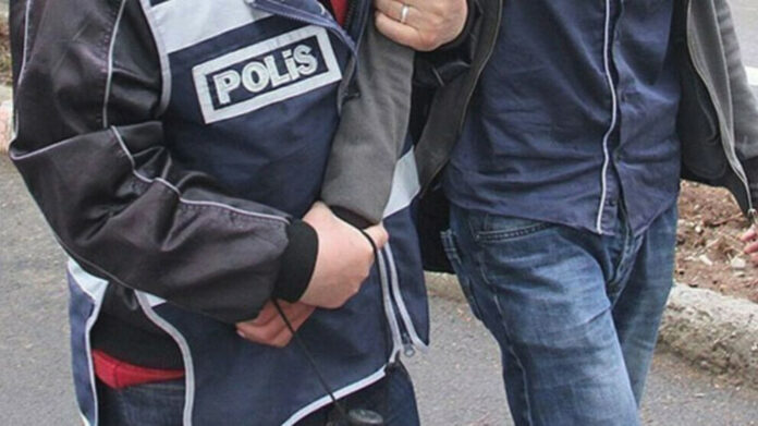Des membres du HEDEP et de l'association de juristes ÖHD ont été arrêtés ce vendredi lors de raids à Istanbul et dans les villes kurdes d’Urfa et de Silopi.