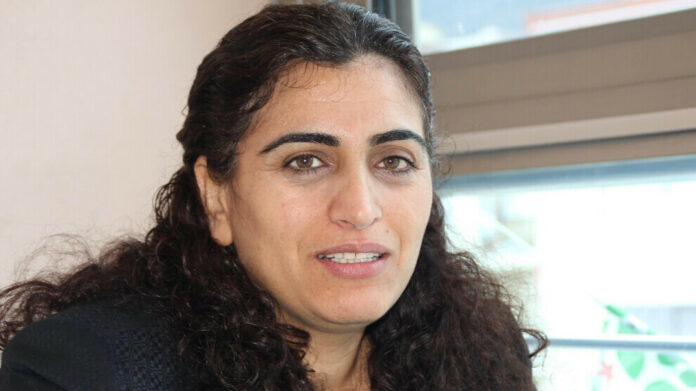 La femme politique kurde Sebahat Tuncel a annoncé qu'elle rejoindrait la grève de la faim dans les prisons turques