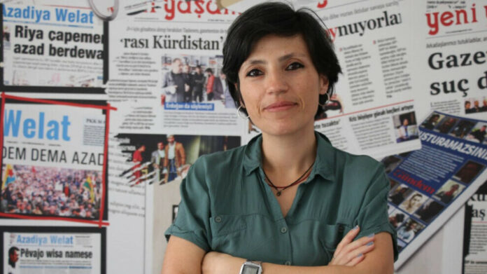 La journaliste kurde Dicle Müftüoğlu est emprisonnée à Ankara depuis dix mois, poursuivie en raison de ses activités professionnelles.