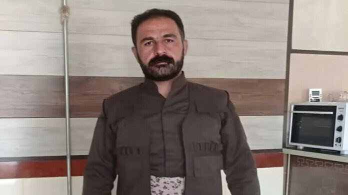Les forces iraniennes ont attaqué un groupe de kolbars dans la région frontalière de Bane hier soir, tuant un homme de 40 ans