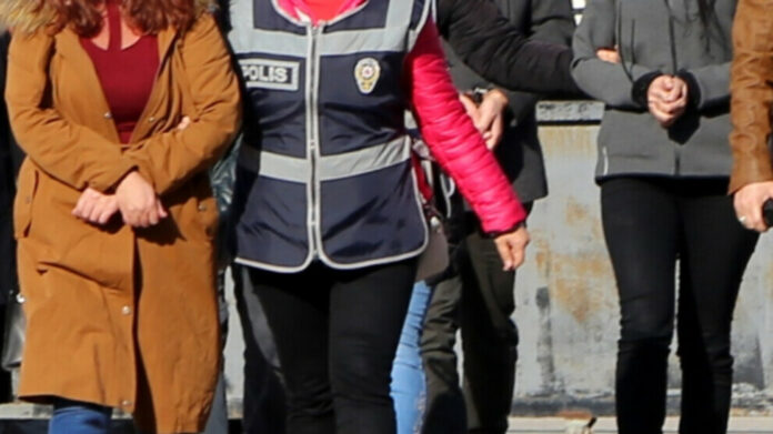 Des raids policiers menés ce matin à Istanbul ont visé le mouvement des femmes TJA. Quatre arrestations ont été signalées pour l’heure.