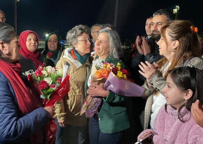 Après avoir passé de longues années en prison dans le cadre du procès dit de "Kobanê", 5 femmes politiques kurdes ont été libérées jeudi