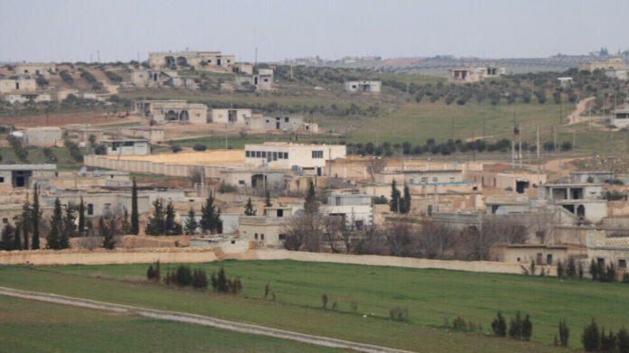 L’armée turque et ses alliés djihadistes ont attaqué jeudi un village situé dans le canton de Manbij, causant la mort de deux enfants