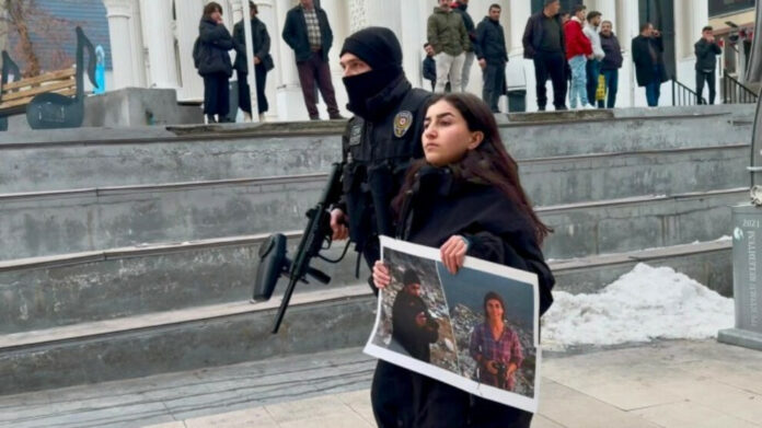 La police turque a attaqué une manifestation organisée ce vendredi dans la ville kurde de Van pour dénoncer le meurtre de journalistes kurdes