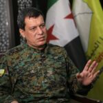 Mazlum Abdi : « Nous partageons des points fondamentaux avec l’administration de Damas » Le Commandant général des Forces Démocratiques Syriennes (FDS), Mazlum Abdi, a déclaré qu’il n’existait pas de divergence sur les points essentiels avec la direction de Hayat Tahrir al-Sham (HTS).
