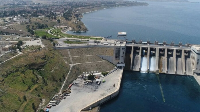 Une pénurie d'eau dramatique menace de paralyser le barrage de Tishrîn, dans le nord de la Syrie.