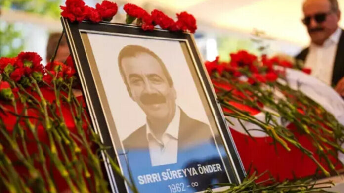 Un objet métallique dangereux aurait été découvert dans le véhicule de Sırrı Süreyya Önder, apparemment destiné à déclencher une attaque.