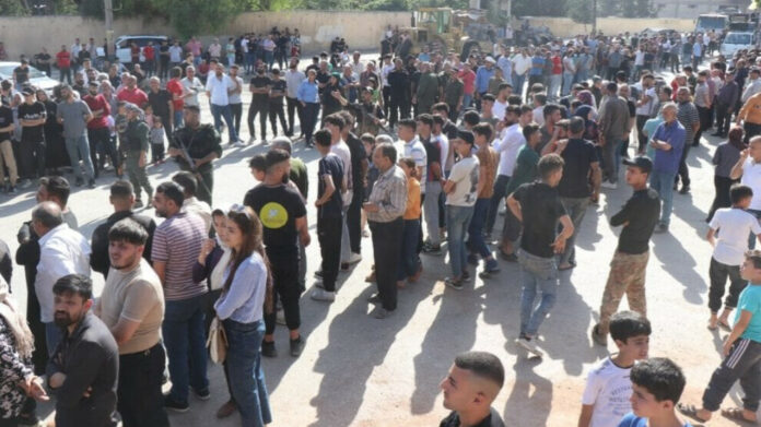 La deuxième phase de l'accord d'échange de prisonniers signé entre les quartiers de Sheikh Maqsoud et Ashrafiyah et l'administration de Damas a été reportée en raison du refus de cette dernière de libérer les combattantes des YPJ.